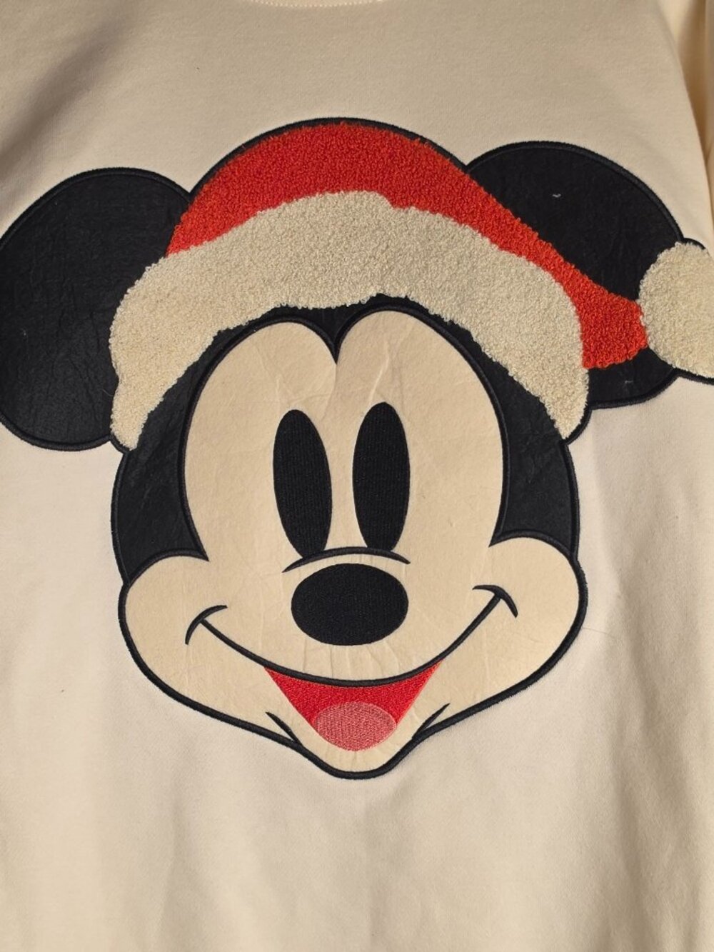 📌 Disney Store Mickey Mouse Santa Hat Chenille Crewneck Sweatshirt L - Picture 7 of 7